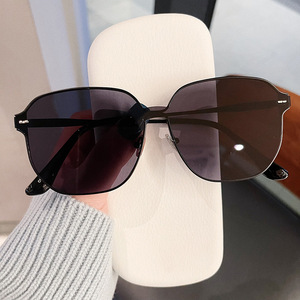 Gafas de Sol Qianai para Mujer, Montura Grande, UV400, Metálicas, Cuadradas, Anti-UV, para Viajes, Moda, Aire Libre - Product Image 5