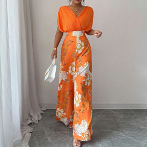 Combinaison à imprimé floral personnalisé pour femmes, pantalon cintré, tenue pour femmes - Product Image 3