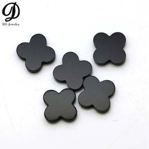 Vente en gros de trèfle à quatre feuilles d'onyx noir pierre de trèfle en agate naturelle pour collier boucle d'oreille bracelet - Product Image 1