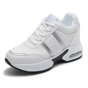 Baskets compensées décontractées à semelle épaisse et coussin d'air, avec empeigne en maille respirante et lacets – Chaussures tendance - Product Image 5