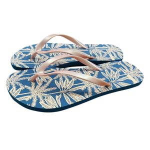 รองเท้าแตะแบบสวมสำหรับผู้หญิง พิมพ์ลายตามสั่ง Nicecin พื้นโฟม PE นุ่ม ลายต้นปาล์ม สายรัดสีโรสโกลด์ กันลื่น เหมาะสำหรับฤดูร้อน - Product Image 2