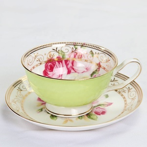 Juegos de té de porcelana china de hueso Juego de tetera y taza Porcelana con borde dorado con tetera Juegos de tazas de té de flores de cerámica - Product Image 3