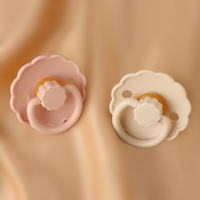 Vente en gros de sucettes en latex de caoutchouc naturel pour nourrissons sans BPA, tétine orthodontique en silicone pour bébés de 0 à 12 mois