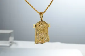 Vente en gros de pendentif religieux Jésus Christ en or massif 14K avec diamant Bling Bling VVS Moissanite pour hommes