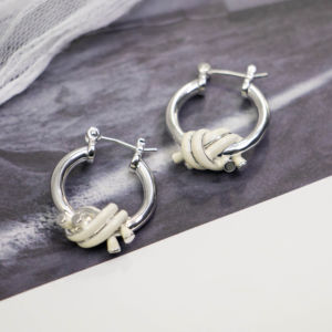 Boucles d'oreilles pendantes émaillées minimalistes style bohème à nœuds épais pour femmes, garantie 2 ans - Product Image 1