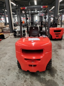 Carretilla elevadora de combustión interna con motor diésel 3,5 T directo de fábrica con mástil de 3m para uso agrícola en terrenos - Product Image 3