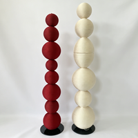 Sculpture de sol en macramé en forme de sphère empilée, multicolore, design original et exclusif, pour la décoration des halls d'hôtel et des galeries