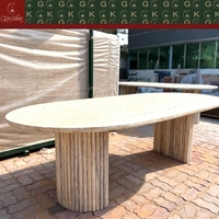 Table à manger ovale en travertin GOLDKING avec piétement cannelé pour villa moderne, hôtel, restaurant, fabrication OEM ODM directe d'usine