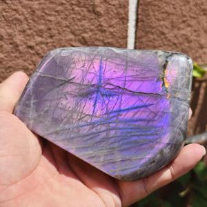 Artigianato Spirituale in Cristallo all'Ingrosso: Pietra Naturale di Labradorite con Flash Viola a Forma Libera per Decorazione - Product Image 5