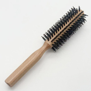 <span class=keywords><strong>Brosse</strong></span> à cheveux ronde en poils de sanglier pour le coiffage, le séchage <span class=keywords><strong>et</strong></span> le volume - Ajoute brillance <span class=keywords><strong>et</strong></span> lisité à tous les types de cheveux - Product Image 2