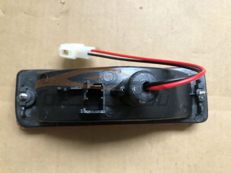 Toyota Hilux RN55-65 1984-1988 Indicator Lamp Yellow 81520-89125