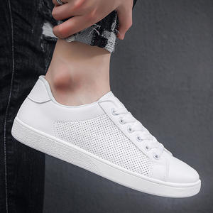 รองเท้าผ้าใบลำลองสีขาวระบายอากาศทันสมัยสำหรับผู้ชาย - รองเท้าอเนกประสงค์สำหรับฤดูใบไม้ผลิและฤดูหนาว - Product Image 6