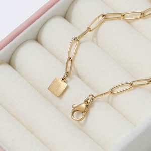 <span class=keywords><strong>Pulsera</strong></span> de cadena de eslabones de papel de alta gama, <span class=keywords><strong>pulsera</strong></span> <span class=keywords><strong>con</strong></span> dijes, <span class=keywords><strong>pulsera</strong></span> de acero inoxidable chapada en oro de 18 quilates - Product Image 3