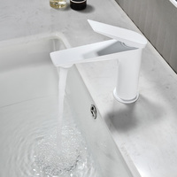 Robinet de lavabo blanc pour salle de bain Mélangeur de bain Cascade Robinet d'évier en laiton Mélangeur de salle de bain monté sur le pont
