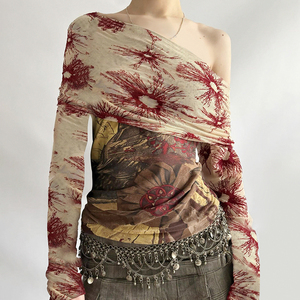 Top Vintage Bohemio con Estampado Floral Digital, Hombros Descubiertos y Paneles de Malla Transparente - Suéter de Punto - Product Image 4
