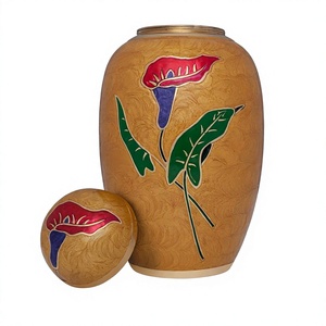Urnes de crémation en laiton de fleur de tulipe gravée jaune pour le sac libre de velours de cendres humaines - Product Image 1
