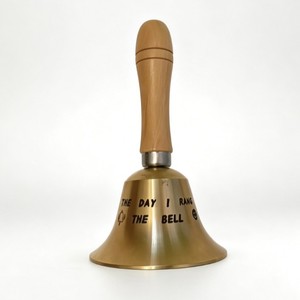 Cloche en laiton sur mesure avec gravure laser et poignée en bois pour cadeaux personnalisés - Product Image 3