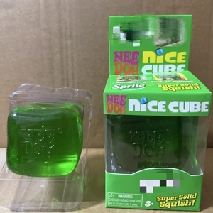 Jouet sensoriel anti-stress Needoh Nice Cube Super Solid Squish, jouet sensoriel pour enfants, cadeaux d'anniversaire et jeu relaxant - Product Image 2