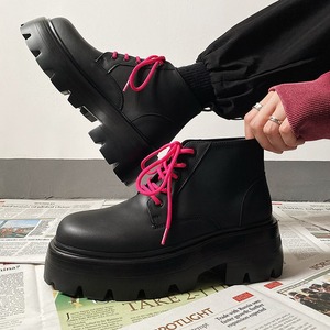 Botas casuales de suela gruesa, negras, de caña alta, con cordones, para hombres a la moda, con acabado mate. Zapatos de hombre con suela suave, de color rosa moderno y a la moda. - Product Image 5