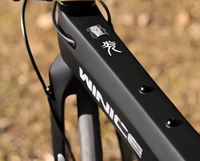Vélo électrique pliable en carbone avec moteur à couple intermédiaire, roue à 3 rayons / roue à disque entièrement en carbone, 11 vitesses, changement de vitesse électronique, mini vélo électrique pliable