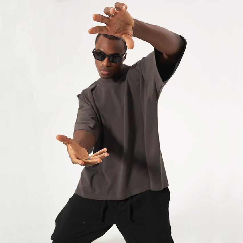 สีเทาเข้ม