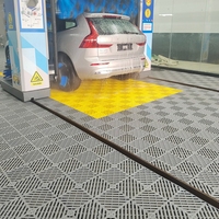 40*40*2cm Rutschfeste Mehrfarbige Ineinandergreifende Drainage-PP-Gitterbodenplatten für Gewerbliche Autowaschanlagen und Autoreparatur-Garagen