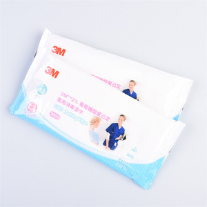 Lingettes sanitaires 3M 9600 (gluconate de chlorhexidine, chlorpyrimethamine) pour le nettoyage et la désinfection des personnes âgées alitées - Product Image 2