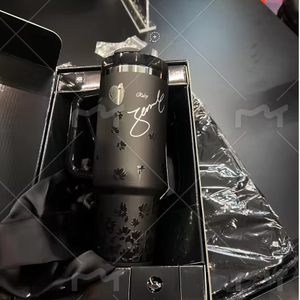 Bouteille d'eau moderne <span class=keywords><strong>Blackpink</strong></span> JENNIE Collab Midnight Ruby pour Luxe en acier inoxydable à double paroi isolée thermiquement 30 OZ - Product Image 2