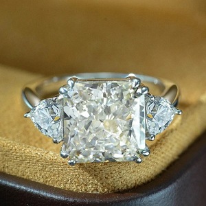 Anello Geometrico di Lusso con Motivo a Fiore di Ghiaccio per Donne, Gioiello da Dito alla Moda - Product Image 1