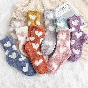 Chaussettes d'hiver en peluche à imprimé cœur pour femmes, chaussons chauds et confortables, Super doux