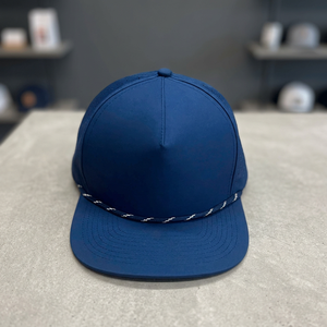 Casquette Snapback Bleue 6 Panneaux Unisexe Adulte Décontractée Couleur Unie en Toile de Polyester avec Trous Découpés au Laser pour Vente en Gros - Product Image 1