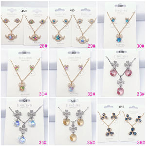 N092521 Xuping Schmuck Elegantes Klassisches Kristall-Set, Lange Luxuriöse 18K Vergoldung mit Synthetischem Zirkonia, Dreiteilig - Product Image 5