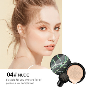 Cabeza de hongo ergonómica <span class=keywords><strong>CC</strong></span> <span class=keywords><strong>Cream</strong></span> que ofrece una cobertura media con una textura ligera que se ajusta a un acabado mate natural - Product Image 4