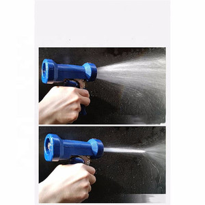 Pulvérisateur d'eau portable et réglable bleu pour jardin, avec poignée ergonomique, idéal pour l'arrosage des plantes de cour et le lavage de garage - Product Image 2