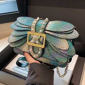 Bolso de Noche Elegante de PU para Mujer con Cadena de Perlas, Cartera de Mano para Banquete, Bolso de Hombro Cruzado para Fiesta - Product Image 1
