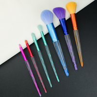 Ensemble de pinceaux de maquillage professionnels à poignée transparente en cristal de conception de fumée unique de couleur innovante de 7 pièces