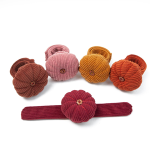 Portaoggetti da Polso a Forma di Zucca in Corduroy, Porta Aghi da Cucito, Cuscinetto Porta Aghi da Polso per Cucito a Mano Fai da Te, Quilting e Artigianato - Product Image 4