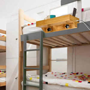 Estante colgante de bambú para cabecera de cama con soporte para teléfono y puerto de carga, bandeja de almacenamiento de una sola capa para dormitorio, para uso en hoteles - Product Image 4