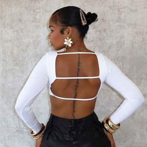 T-Shirt Top corta da <span class=keywords><strong>donna</strong></span> Slim da <span class=keywords><strong>donna</strong></span> a maniche lunghe alla moda all'ingrosso 2024 - Product Image 1