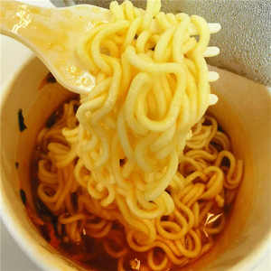 Ramenถ้วยซุปก๋วยเตี๋ยวOEM Kimchi RamenฮาลาลRamenก๋วยเตี๋ยวเกาหลีอินทรีย์ผักน้ำมัน - Product Image 4