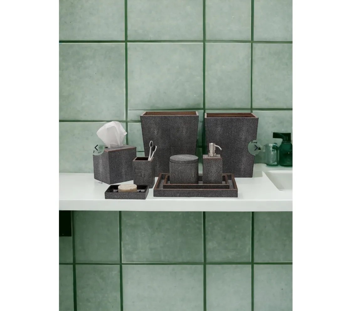 Modern European Style Household Bathroom Sets Luxury Bathroom Accessories for Hotels Made from Lacquer technque