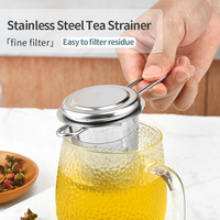 Infuseur à thé en acier inoxydable durable à mailles fines avec couvercle et double poignée pour le brassage de thé en vrac dans une tasse