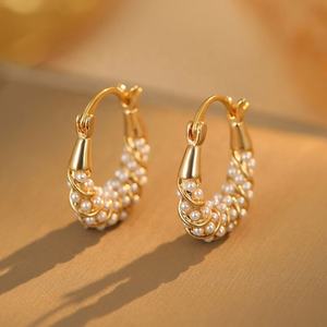 Boucles d'oreilles clous tendance pour femme, style rétro français de luxe, en argent tibétain plaqué or, avec zircon et perle - Product Image 6