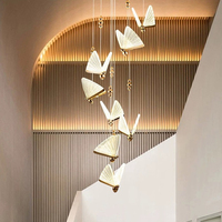 Nouvelle suspension de luxe moderne adaptée à la longue suspension papillon créative dans les escaliers lustre décoratif