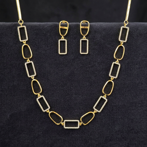 Lujoso y Elegante Collar con Cuentas de Aleación de Cobre de Dos Tonos, Diseño de Mariposa, Perlas con Corte Asscher, Conjunto de Collar para Boda de Mujer - Product Image 3