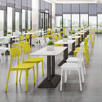Vente flash, prix bas, ensemble table et chaises de restaurant, cantine, table en plastique durable, chaise en pierre frittée pour utilisation en cantine