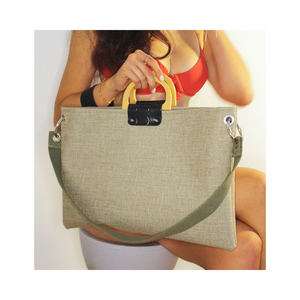 Borsa firmata fornitore italiano personalizzabile da donna borse Tote da donna di lusso alla moda in PVC - Product Image 1