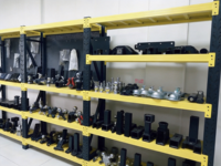 Nuevo Soporte de Enganche para Remolque con Tubo Cuadrado de 2 Pulgadas, Altura Ajustable, Acabado Negro Mate, Resistente, Capacidad de Carga de 6000 Libras