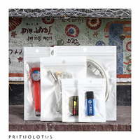 Sachets en plastique transparents blancs à fermeture éclair auto-adhésive, résistants à l'humidité, avec trou de suspension, pour emballage de détail en supermarché, exposition, personnalisables