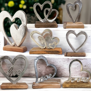 Diva Collections Lujosa escultura de corazón de plata Art Deco Elegante Base de aluminio y madera Hogar Adorno DE BODA Regalo de aniversario - Product Image 1